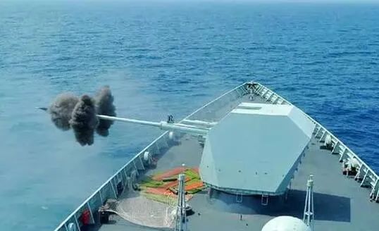 正文  单130毫米舰炮   是我国现役水面舰艇最大口径舰炮   具有射程