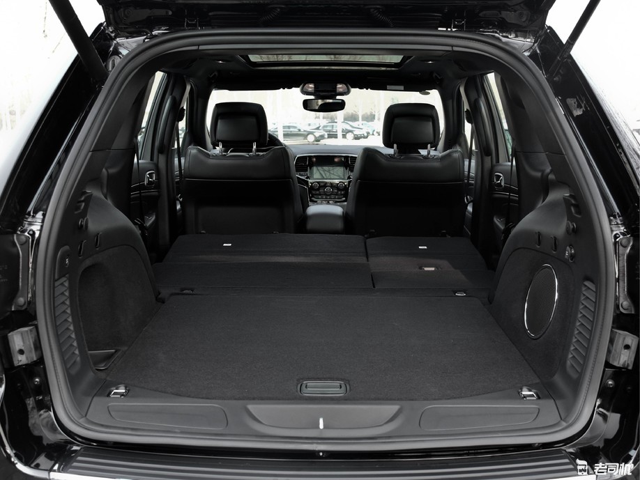 不一样的越野选择 小哥带你一起看进口jeep大切诺基