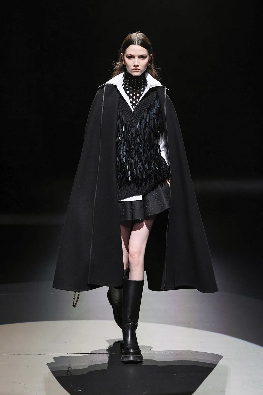 t型台valentino的浪漫不止是仙气缭绕也可以很朋克