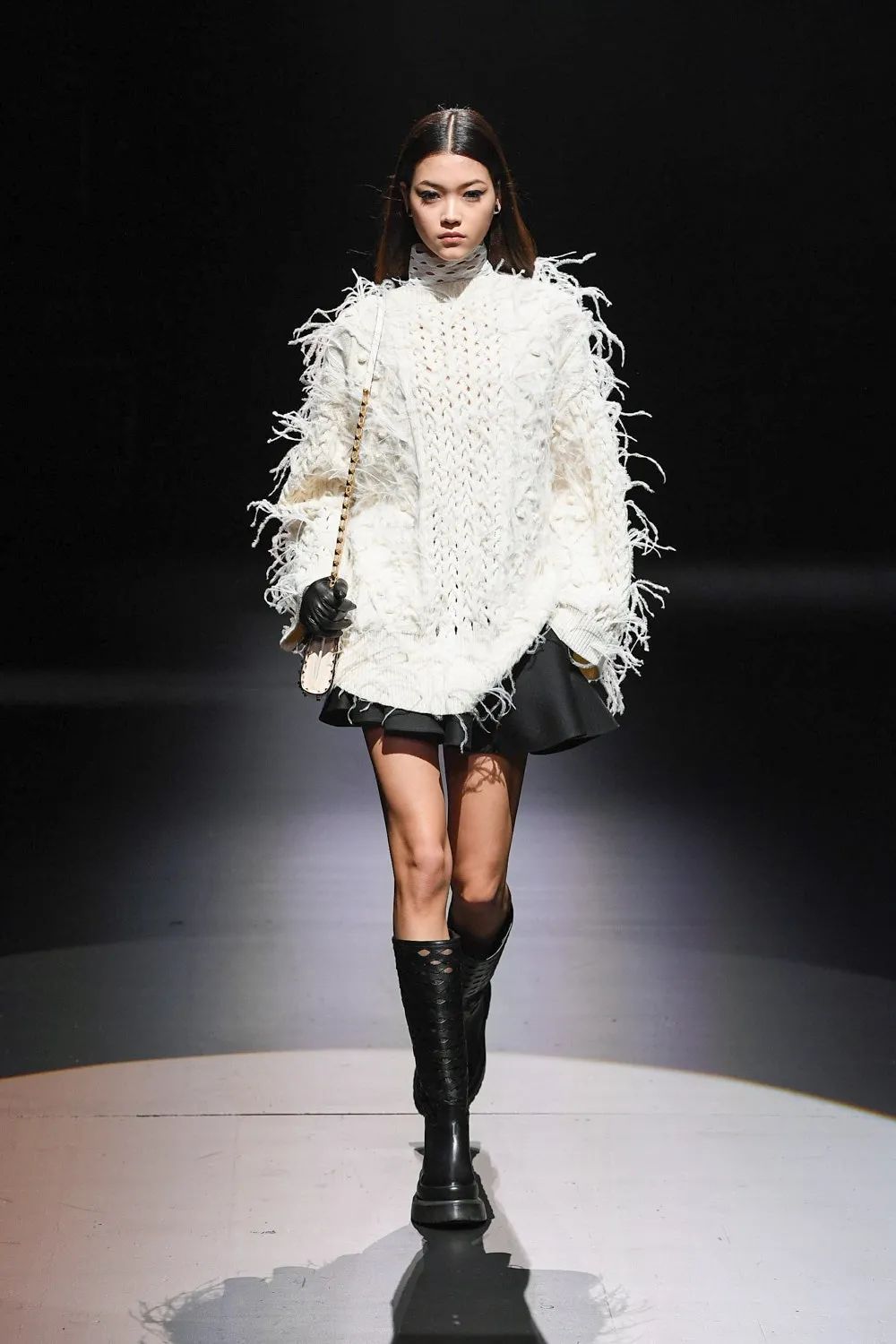 t型台valentino的浪漫不止是仙气缭绕也可以很朋克