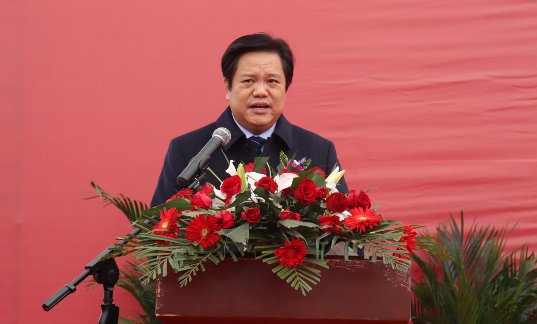 公司创始人兼副董事长陈俊海博士,武汉华扬动物保健集团董事长张金林