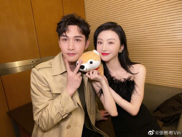 cp感满满张彬彬晒与景甜合影网友直呼好配