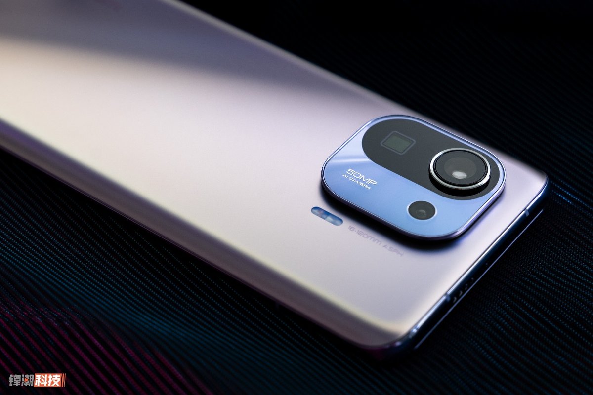小米11pro图赏以复杂工艺打造梦幻紫色渐变