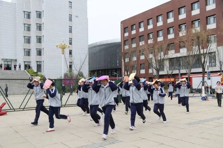 地震避险演练济南历城二中被评为国家防震减灾科普示范学校