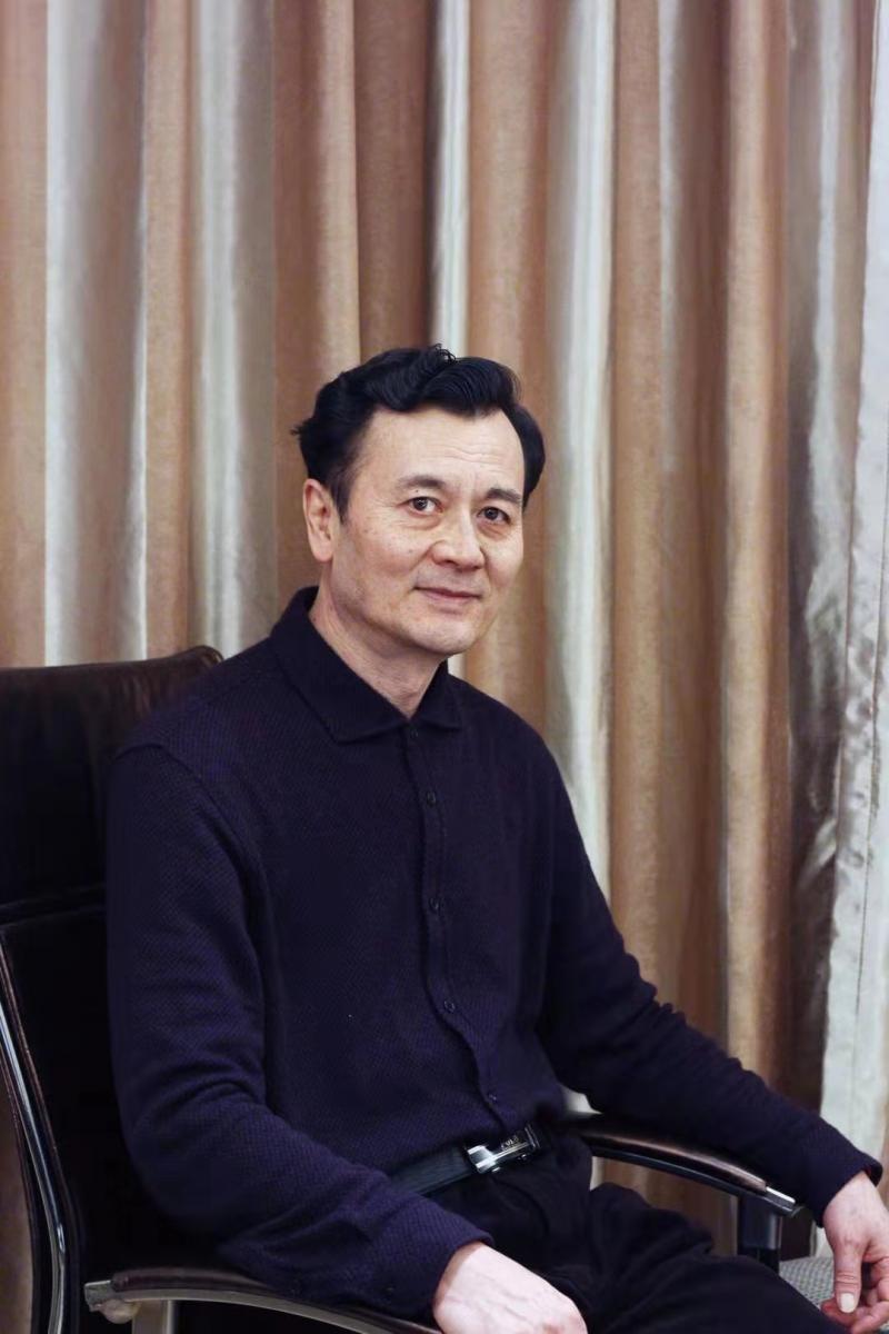 在天山电影制片厂厂长,电影《歌声的翅膀》总导演高黄刚看来,创作一部