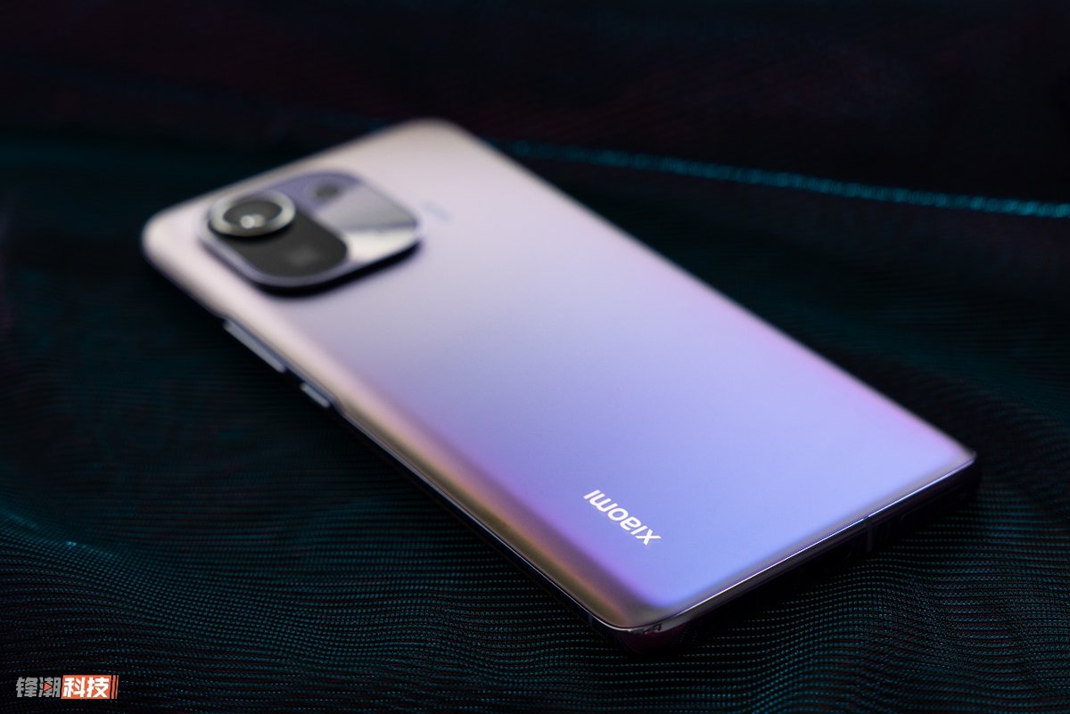 小米11pro图赏以复杂工艺打造梦幻紫色渐变