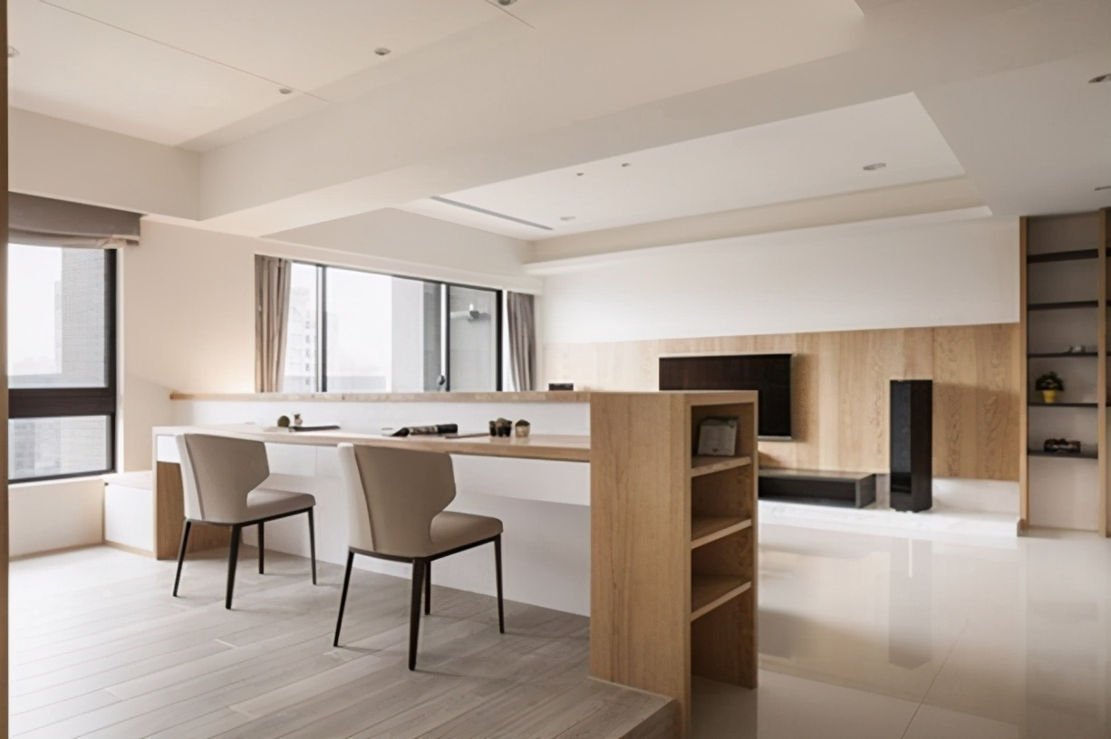 要是客厅书房做开放式设计,沙发后打个地台建书桌,空间宽敞多了