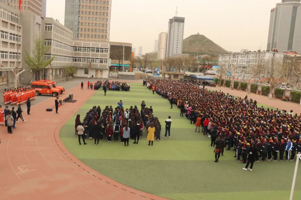 知险避险安全成长济南市甸柳一小开展安全教育日活动