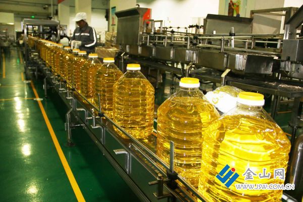 中储粮油脂镇江基地粮油加工实现开门红