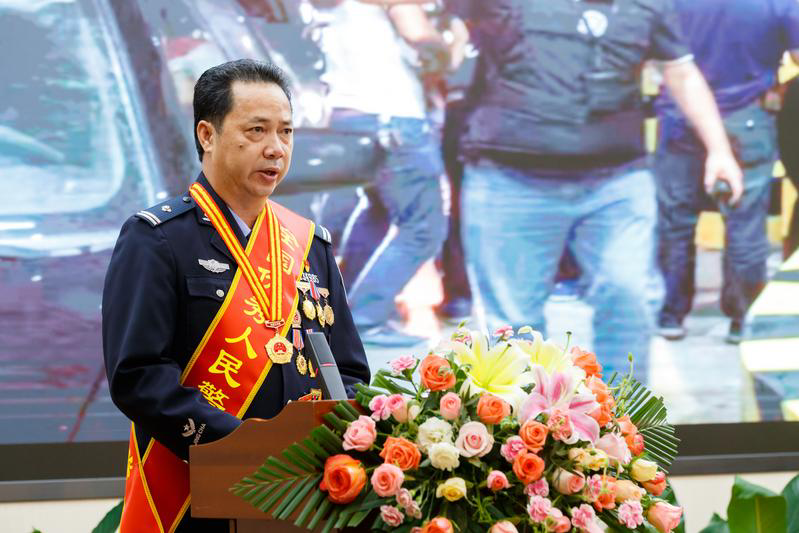 惠州公安举行教育整顿英模先进事迹报告会