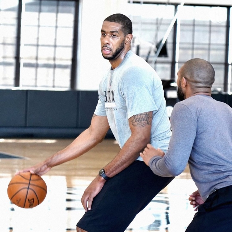 来了篮网官方晒新援阿德直臂投篮训练视频