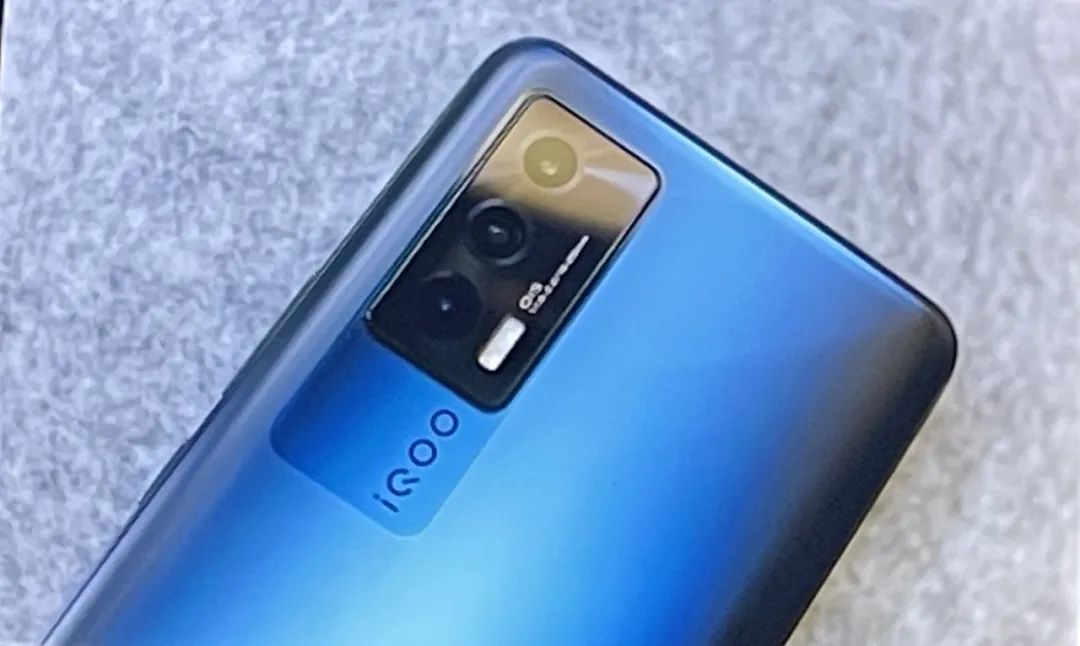 16发 iqooneo5真机曝光 骁龙870对标redmi k40|vivo iq00 neo|realme