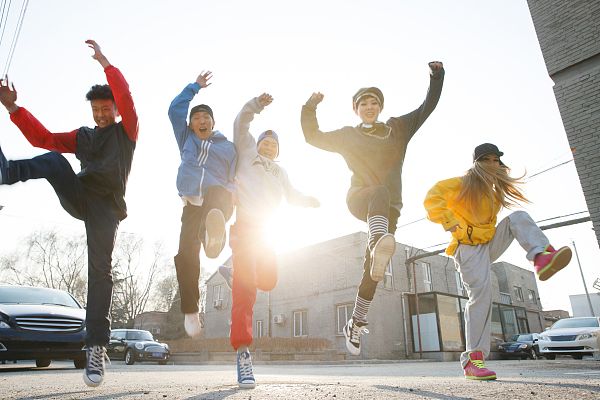 外卖置身虚拟网络空间全国政协委员胡卫推动空巢青年成为筑巢青年群体