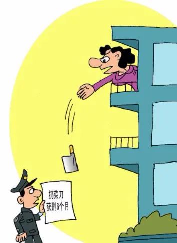 央视网评高空抛物入刑法律织网拦住天降的大祸