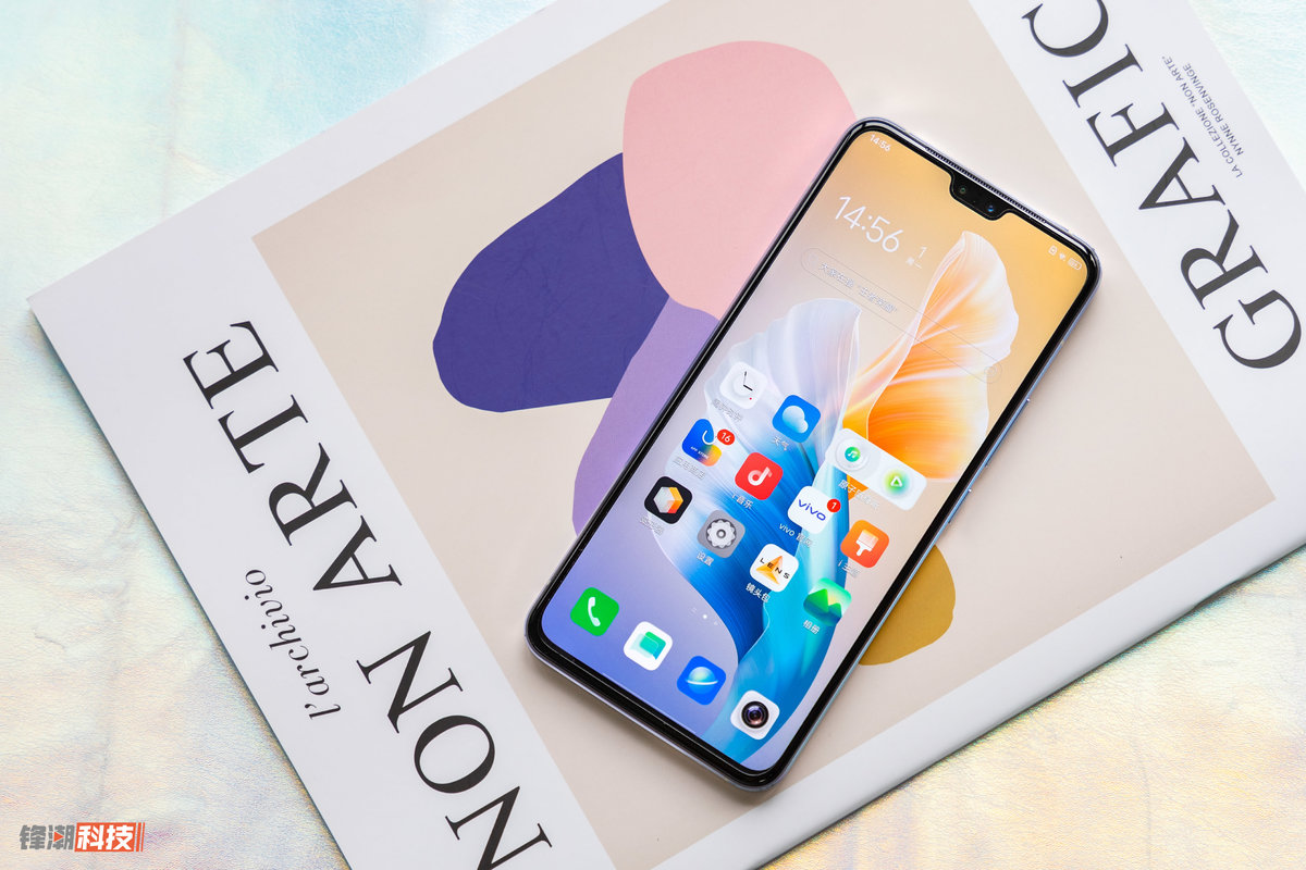 vivos9图赏自拍再升级轻薄机身潮范十足