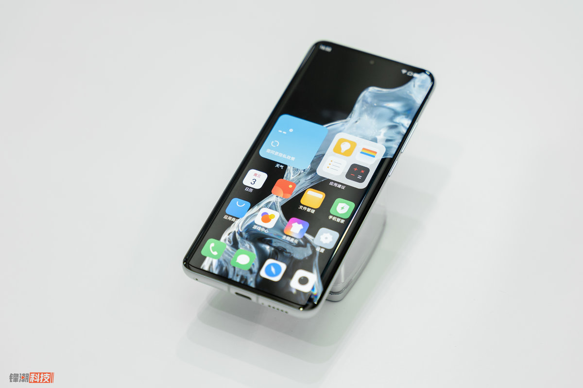 魅族18系列现场体验2k屏幕加持轻薄手感出众