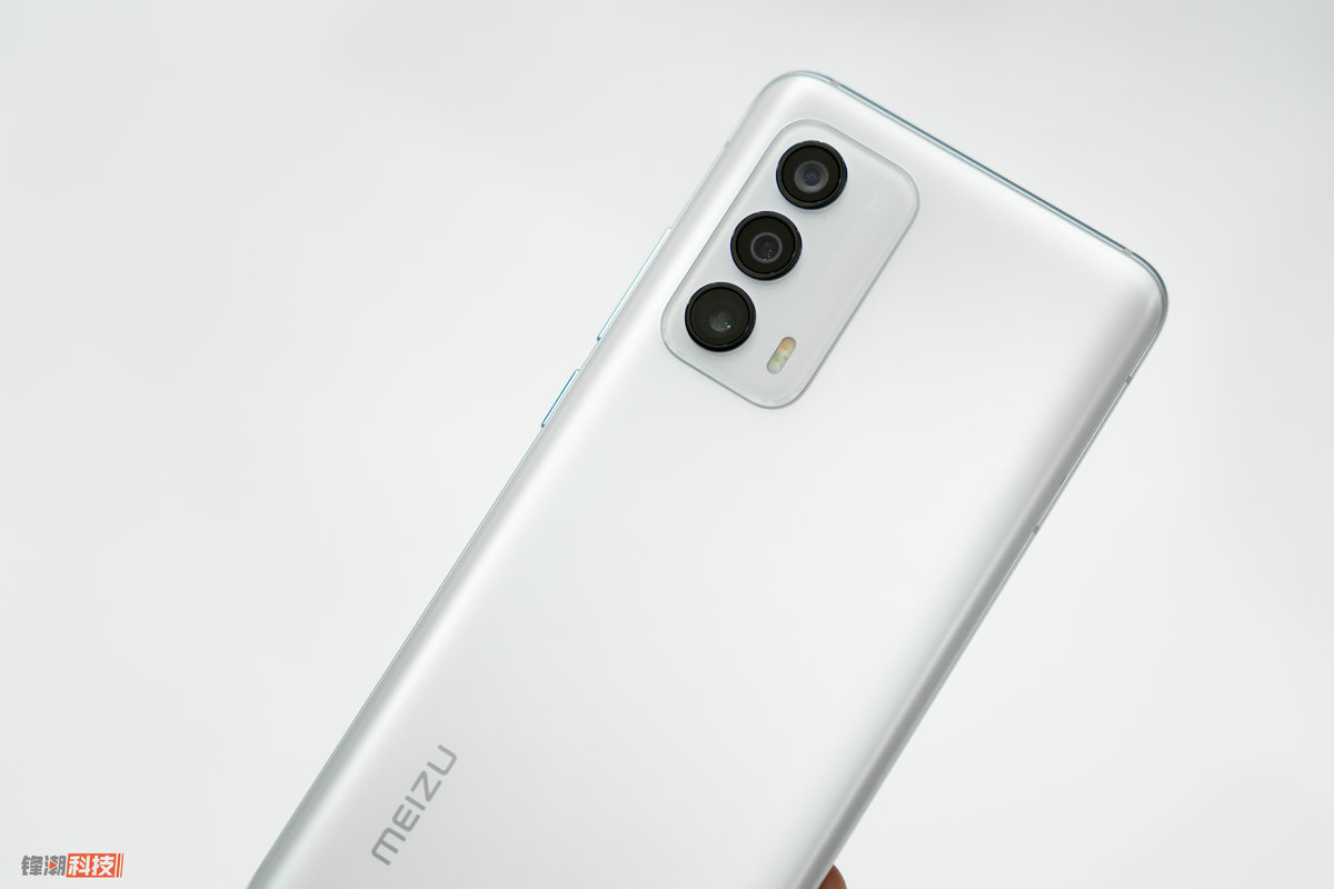 魅族18系列现场体验2k屏幕加持轻薄手感出众