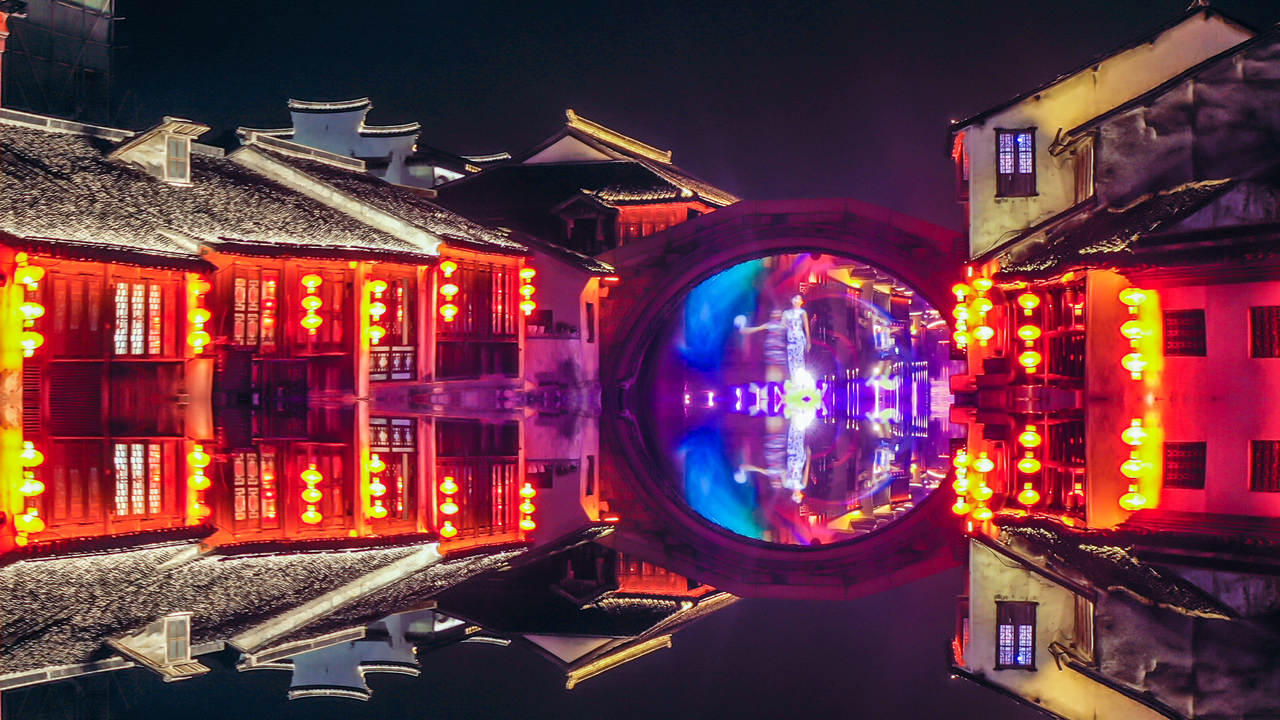 赞夜晚的南浔古镇流光四溢