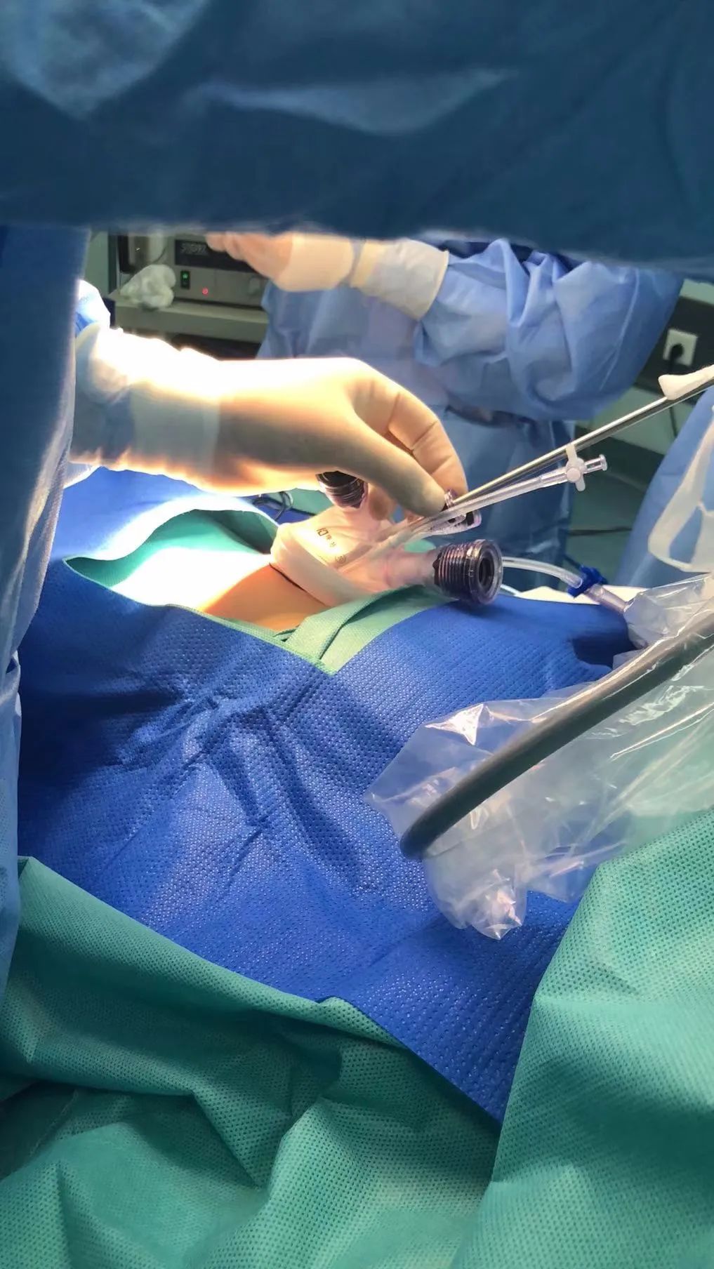 惊丨银川3岁男童吞下31颗磁力珠,手术取出竟连成"彩虹"手串!