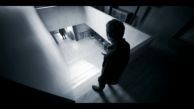 他是谁呢?男孩自我介绍道,我是哈里的儿子.