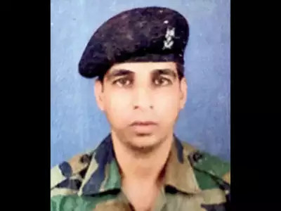 印军在中印边境演习出事故：坦克掉进壕沟，士兵被压致死休闲区蓝鸢梦想 - Www.slyday.coM