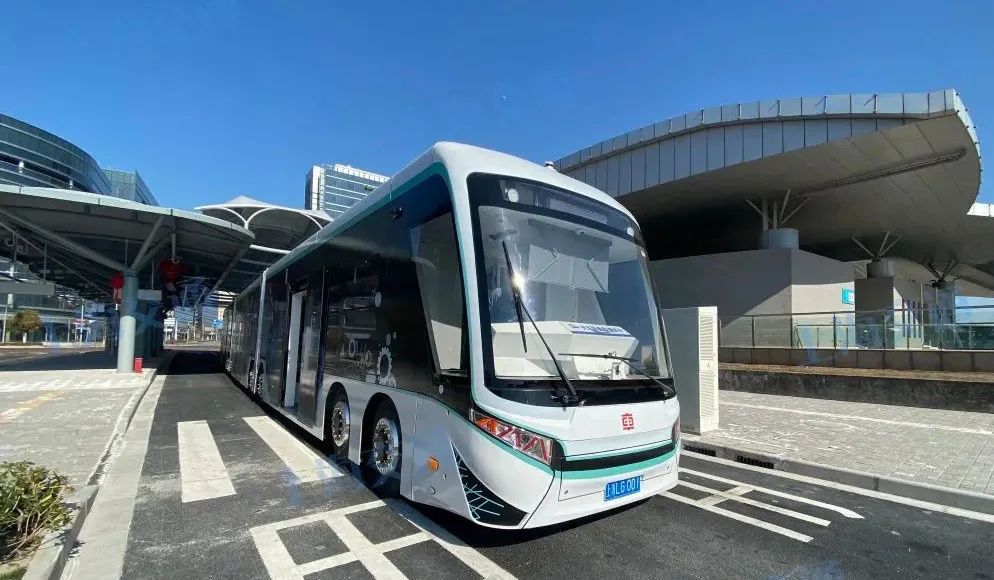 交通临港中运量t1将开放试乘预约未来40多分钟可跑完全程