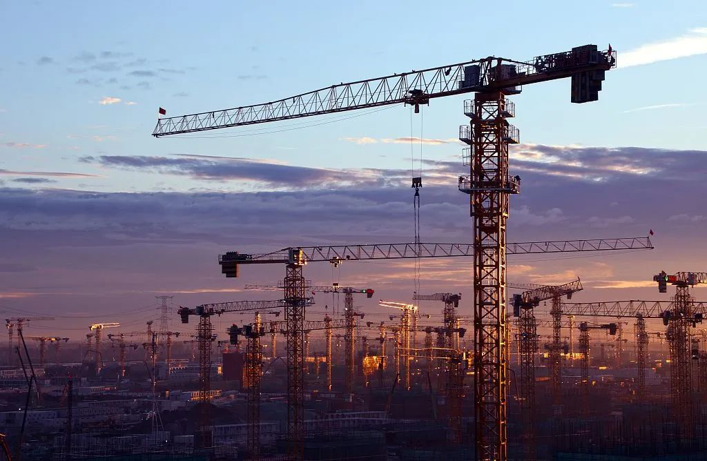 雄安新区建设场面塔吊林立,热火朝天