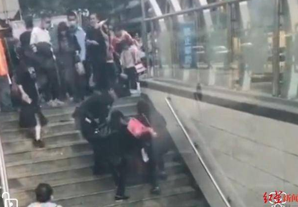 网传四川一老人摔倒后抽搐无人敢扶？ 真相曝光休闲区蓝鸢梦想 - Www.slyday.coM