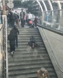 网传四川一老人摔倒后抽搐无人敢扶？ 真相曝光休闲区蓝鸢梦想 - Www.slyday.coM