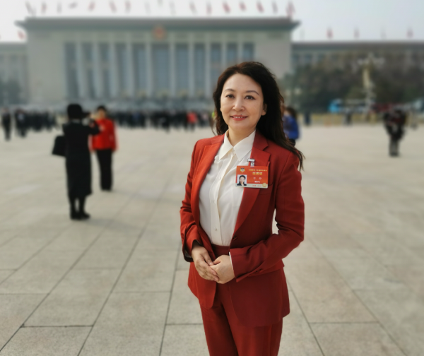 全国政协委员,重庆静昇律师事务所主任彭静(资料图)