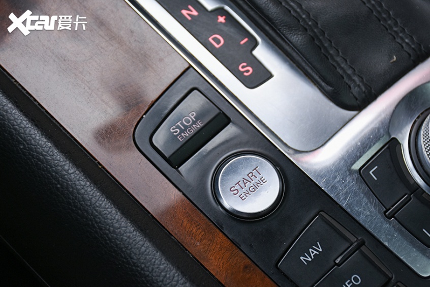 老杨二手车 30万元提原版原车漆奥迪q7