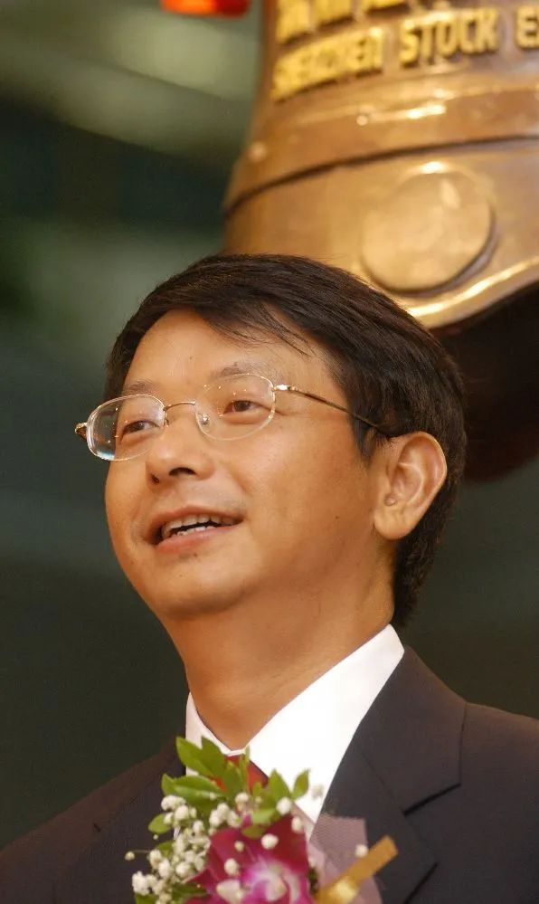 (2006年6月27日,同洲电子上市当天的袁明。宋春雨/摄)