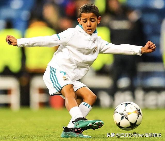 子承父业?c罗向小鹰透露未来计划,迷你罗不想回家继承亿万家产