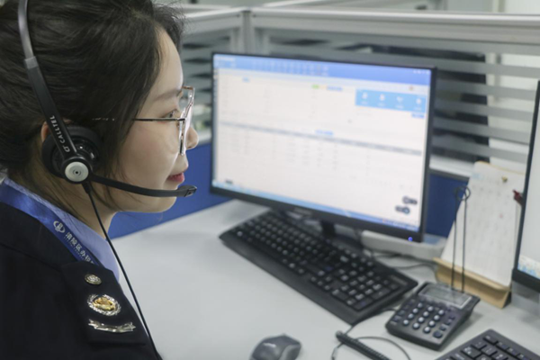 72712366接线员靓影