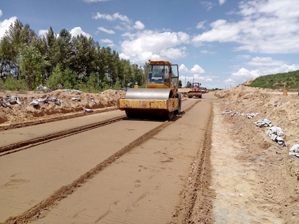 陕西推出技术规范:利用沙漠风积沙修路,造价可降低30%|造价|筑路|路基