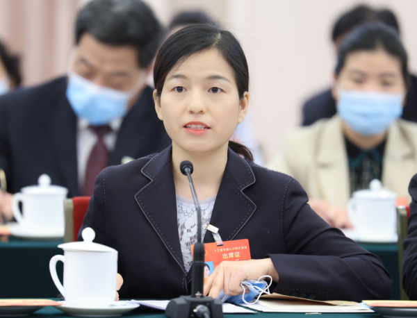 何菲代表,赵超代表:"三个规定"给检察办案披上拒腐防变外衣