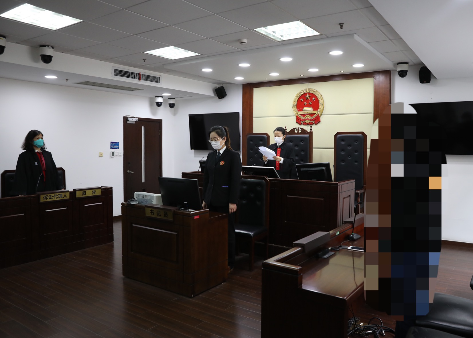 不当言语也构成性骚扰 民法典实施后上海首例性骚扰纠纷判了|上海_新