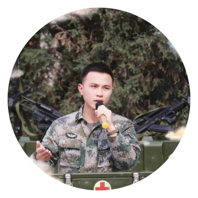 主播/董纯米兜,小军娃一枚,"军龄"三岁半.