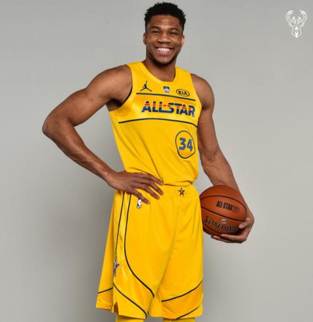 全明星定妆照来了!詹库带领群星上身黄蓝战袍|nba全明星赛_新浪新闻