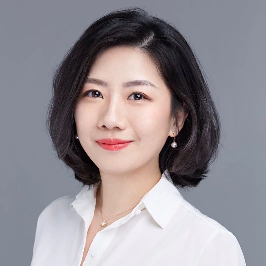 过去一年新华社这些非常女记者感动你我