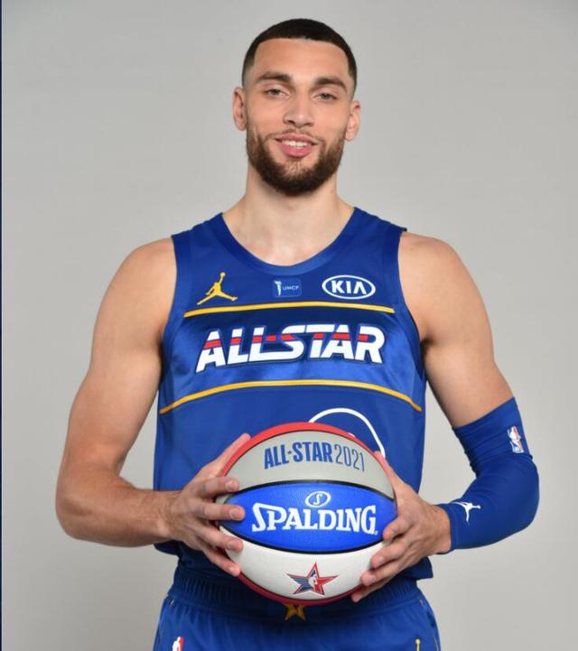 全明星定妆照来了!詹库带领群星上身黄蓝战袍|nba全明星赛_新浪新闻