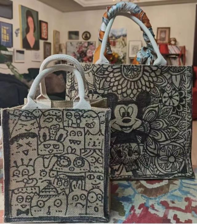 “全球唯一！”杭州男娃给妈妈送包包，上万网友炸锅：爱马仕丝巾都配不上啊休闲区蓝鸢梦想 - Www.slyday.coM