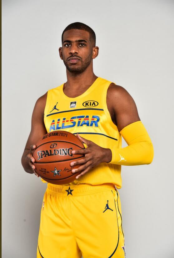 全明星定妆照来了!詹库带领群星上身黄蓝战袍|nba全明星赛_新浪新闻