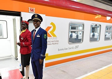中国帮助肯尼亚修建的蒙内铁路 来源：新华网
