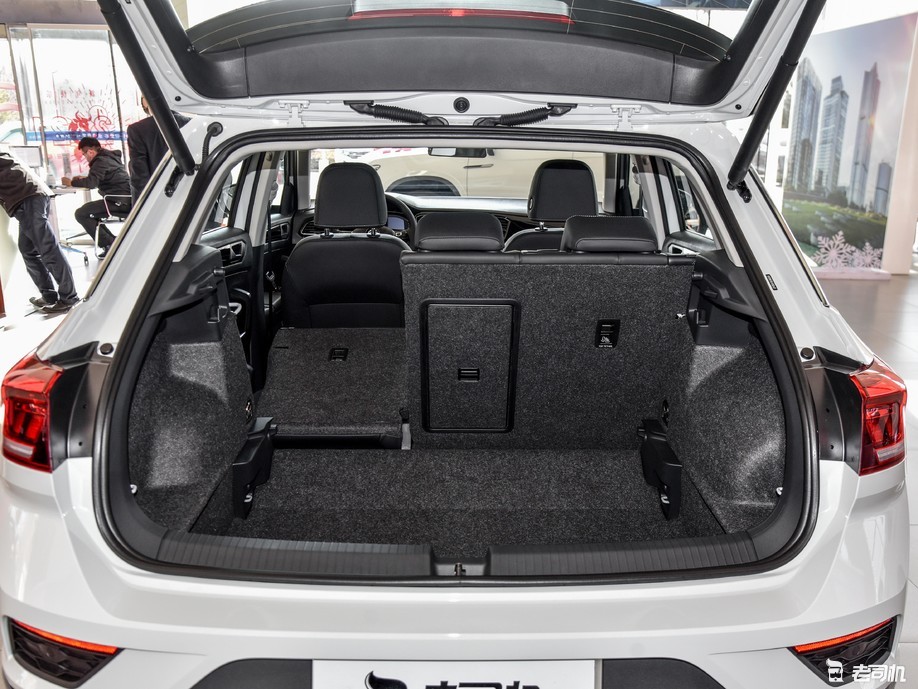 集品质和时尚感于一体 小哥带你一起看大众t-roc探歌