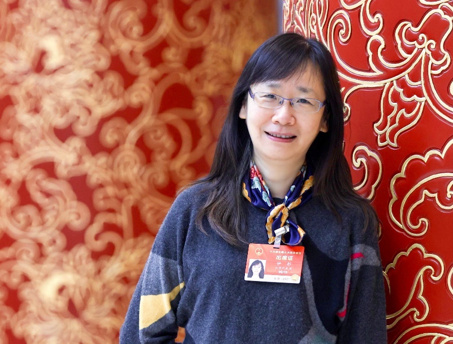 全国人大代表伊彤：加速企业数智化 鼓励深度合作先行先试