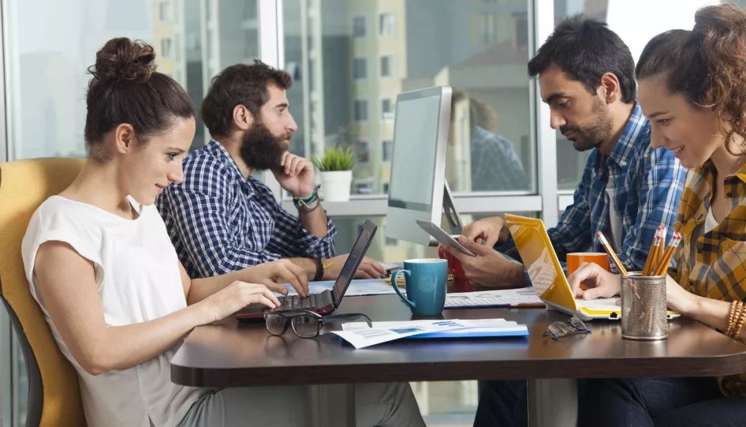 金融圈最强“防出轨指南” 职场三八线是否该存在？