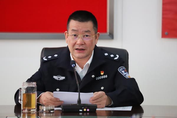 4月8日上午,云南省公安厅经济犯罪侦查总队党总支书记,总队长余其能为