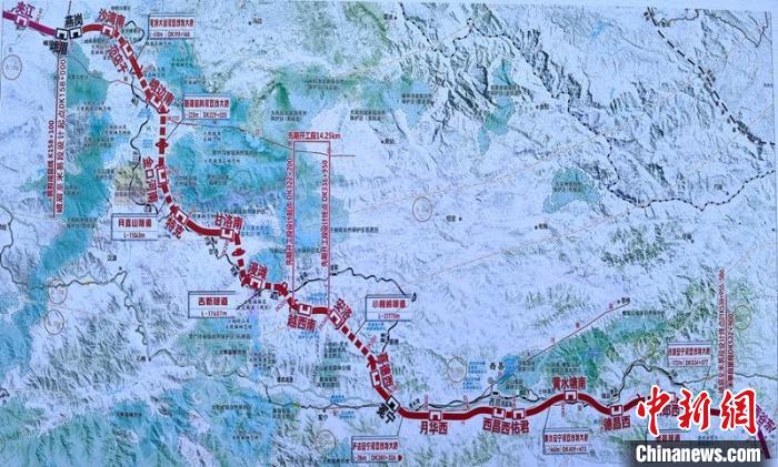 成昆铁路扩能工程峨眉至米易段线路图。(资料图) 刘忠俊 摄