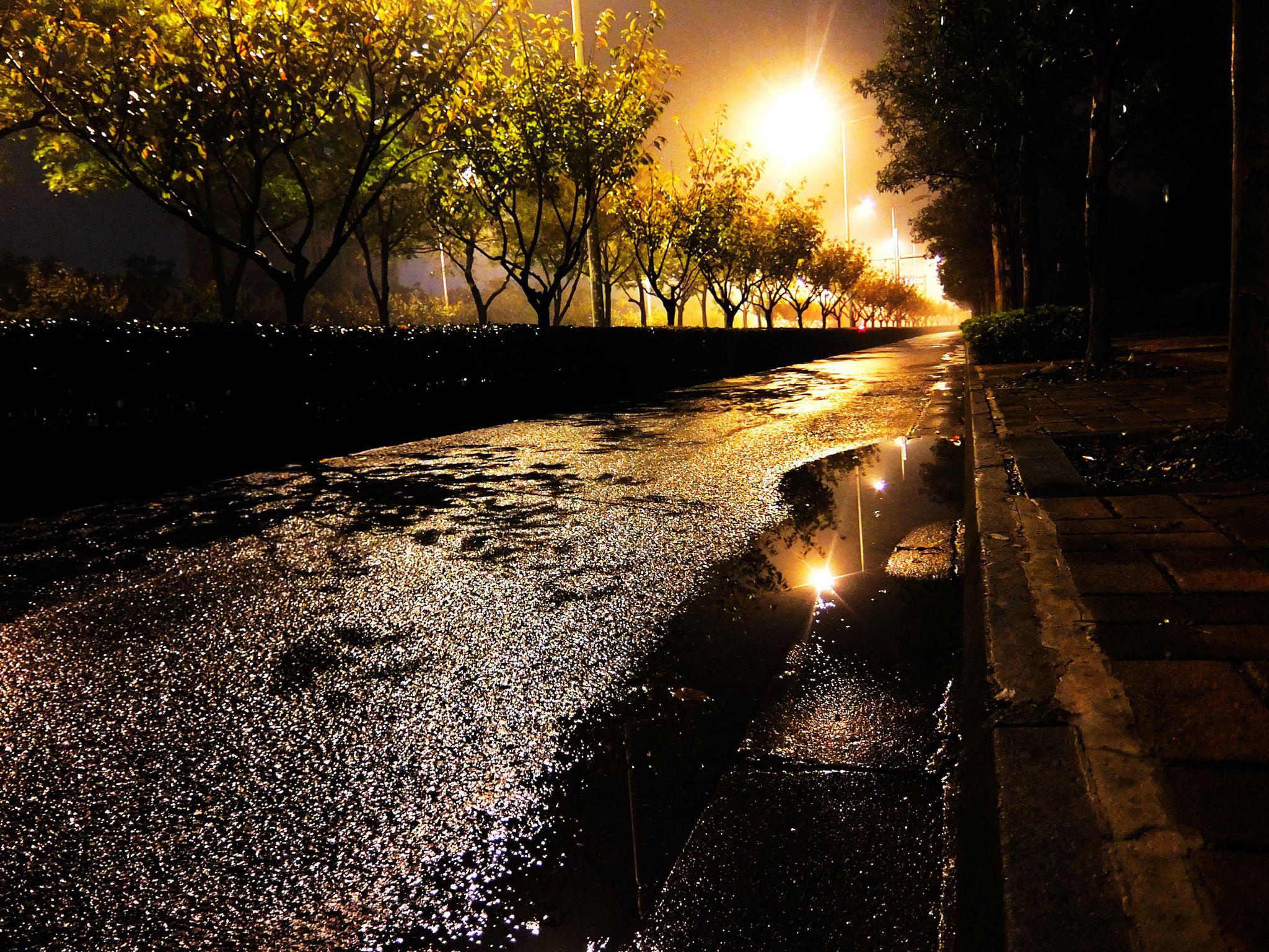 珍惜晴好傍晚雨水将至为何春雨偏喜欢在夜间报到